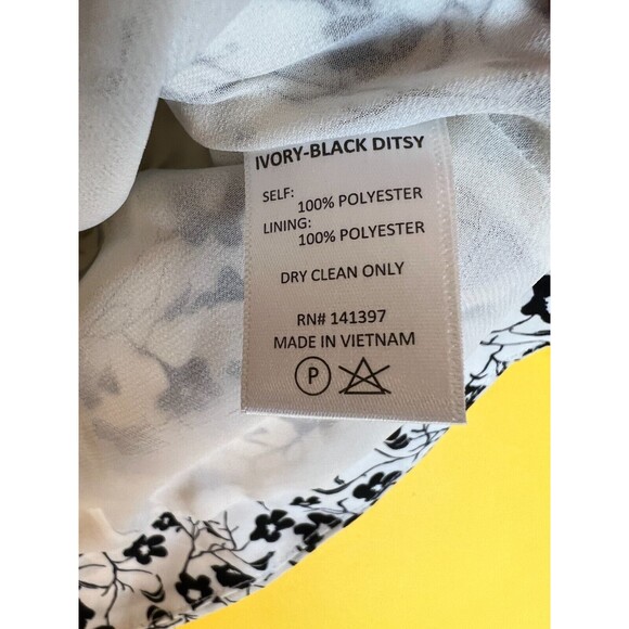 ASTR Floral Ditsy Blouse Top Womens XS Ivory Black Button Front Long Sleeve NWT - Picture 8 of 12